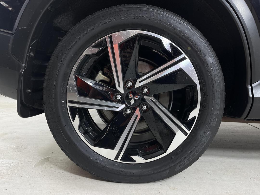 Photo '12' of Mitsubishi Eclipse Cross