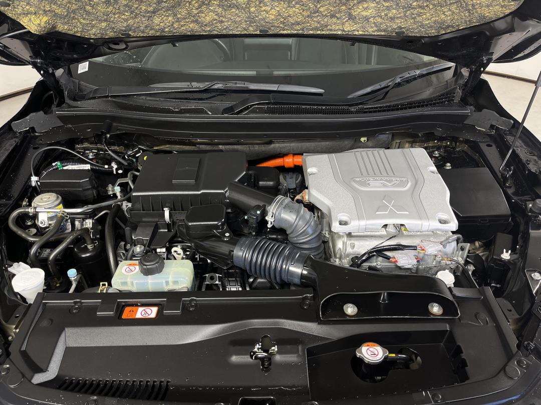 Photo '13' of Mitsubishi Eclipse Cross