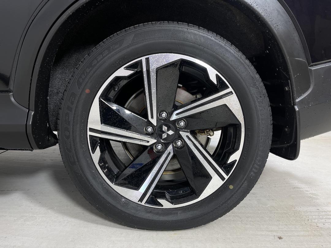 Photo '11' of Mitsubishi Eclipse Cross