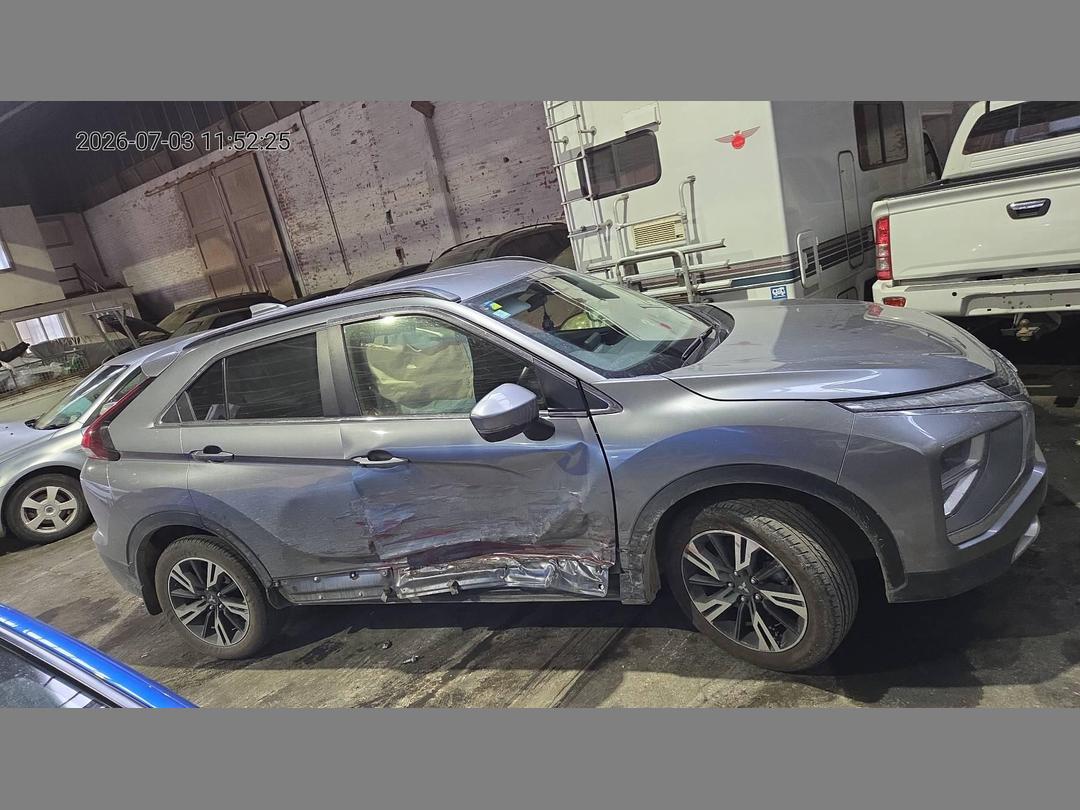 Photo '4' of Mitsubishi Eclipse Cross XLS Photo '4' of Mitsubishi Eclipse Cross XLS