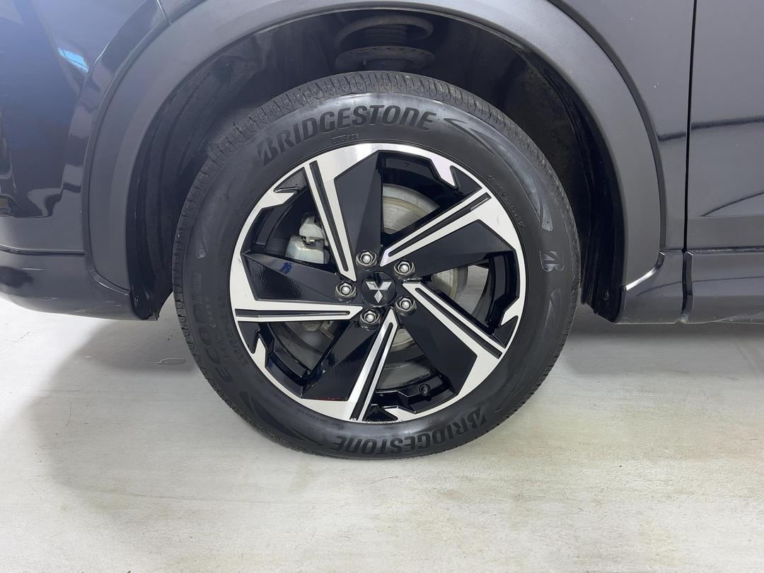 Photo '10' of Mitsubishi Eclipse Cross