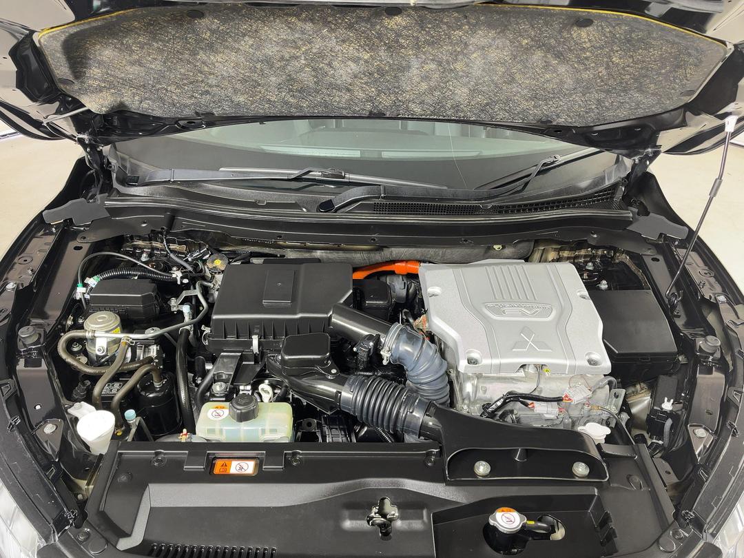 Photo '13' of Mitsubishi Eclipse Cross