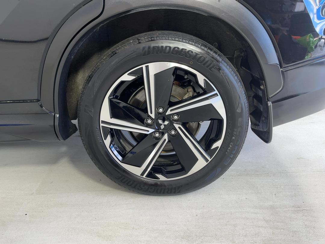Photo '11' of Mitsubishi Eclipse Cross