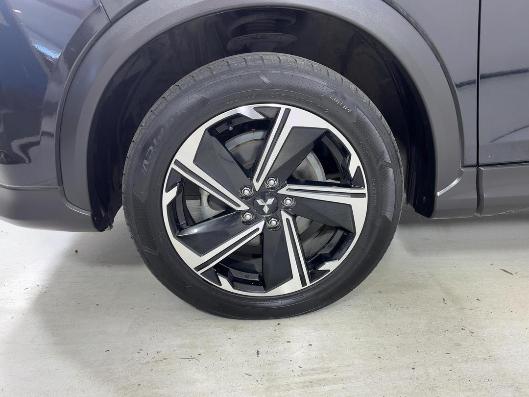 Photo '10' of Mitsubishi Eclipse Cross