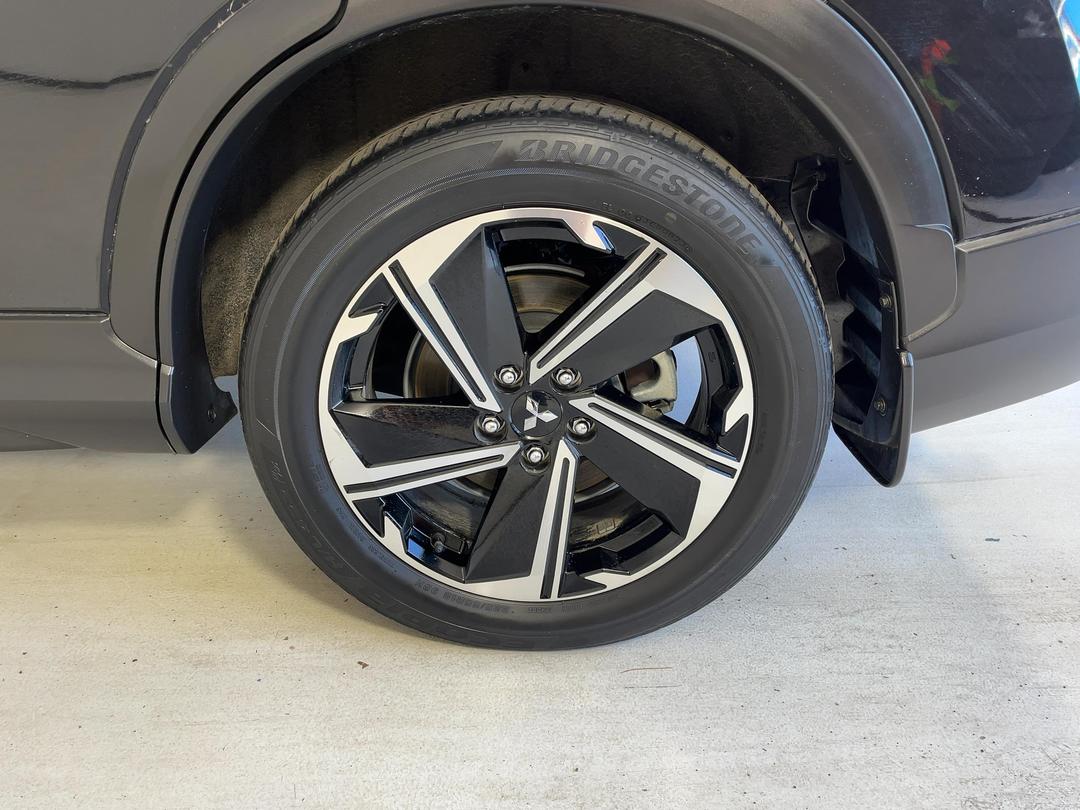 Photo '11' of Mitsubishi Eclipse Cross
