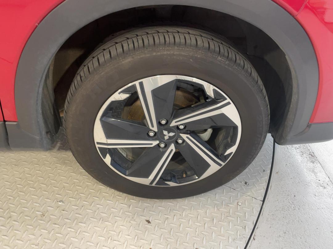 Photo '9' of Mitsubishi Eclipse Cross
