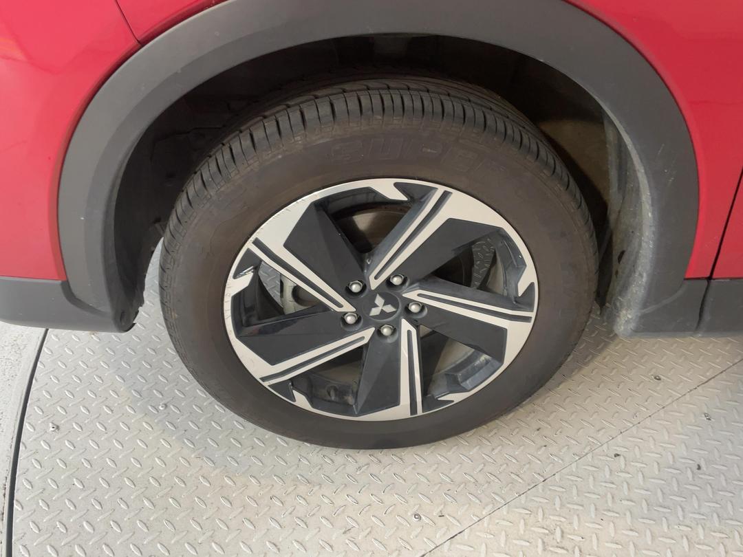 Photo '10' of Mitsubishi Eclipse Cross