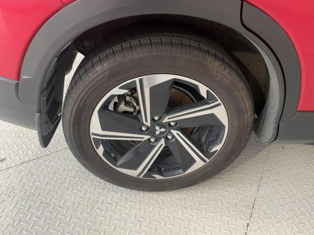 Photo '12' of Mitsubishi Eclipse Cross