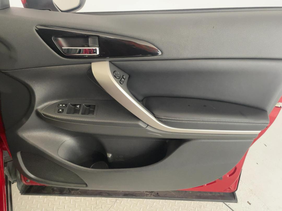 Photo '15' of Mitsubishi Eclipse Cross