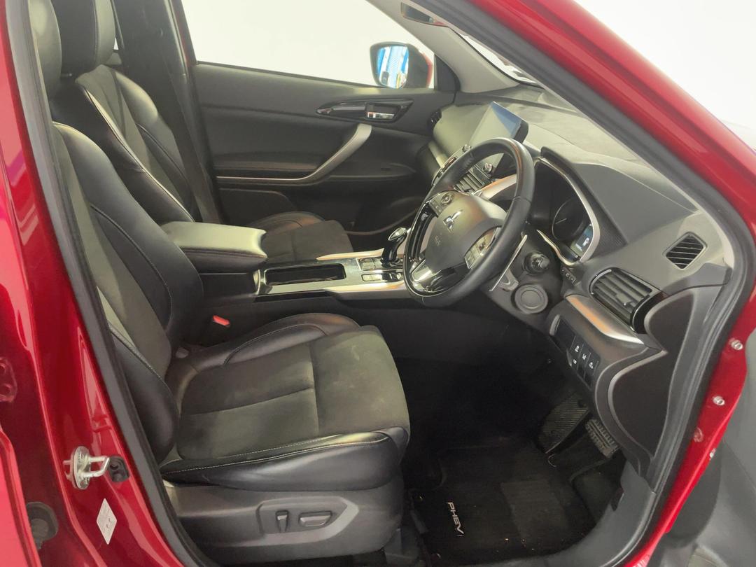 Photo '16' of Mitsubishi Eclipse Cross