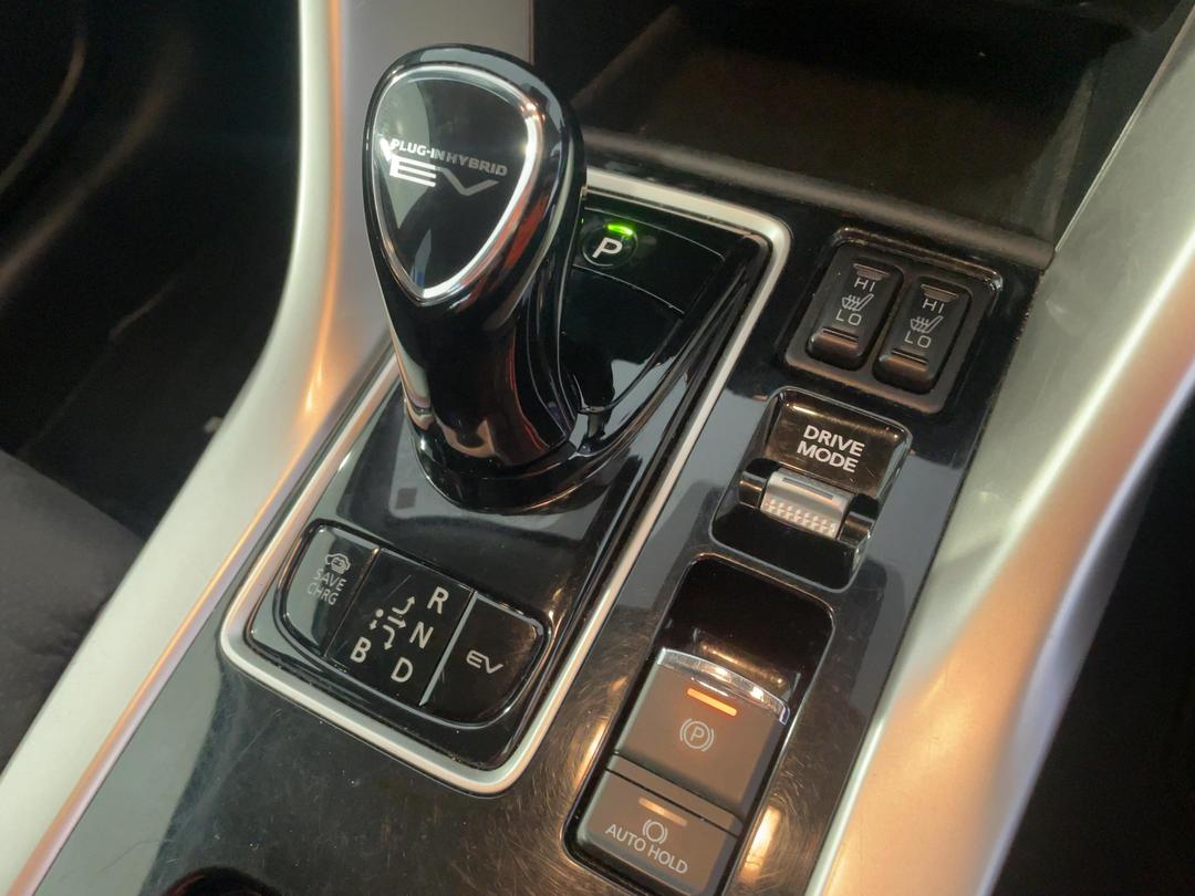 Photo '32' of Mitsubishi Eclipse Cross