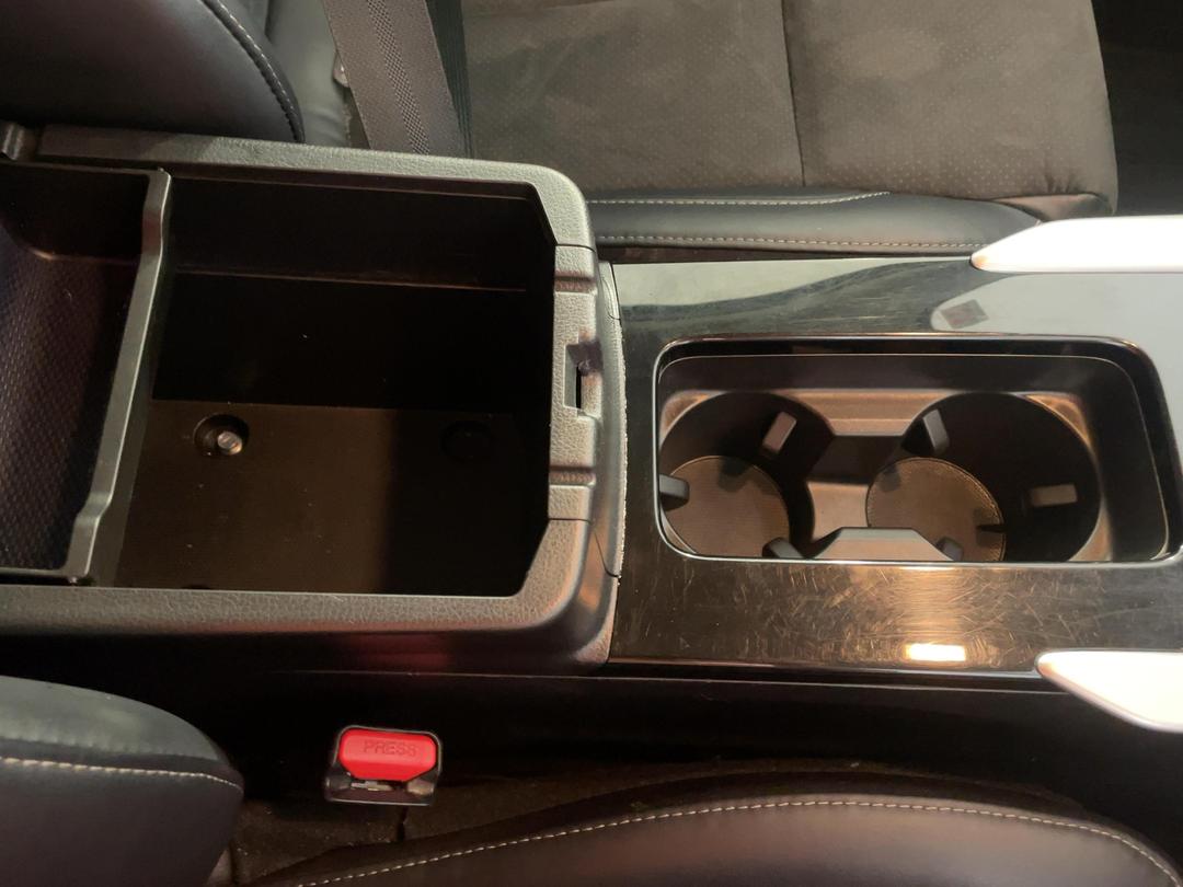 Photo '33' of Mitsubishi Eclipse Cross