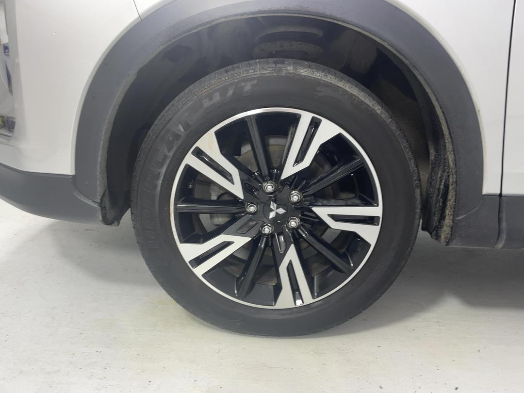 Photo '10' of Mitsubishi Eclipse Cross