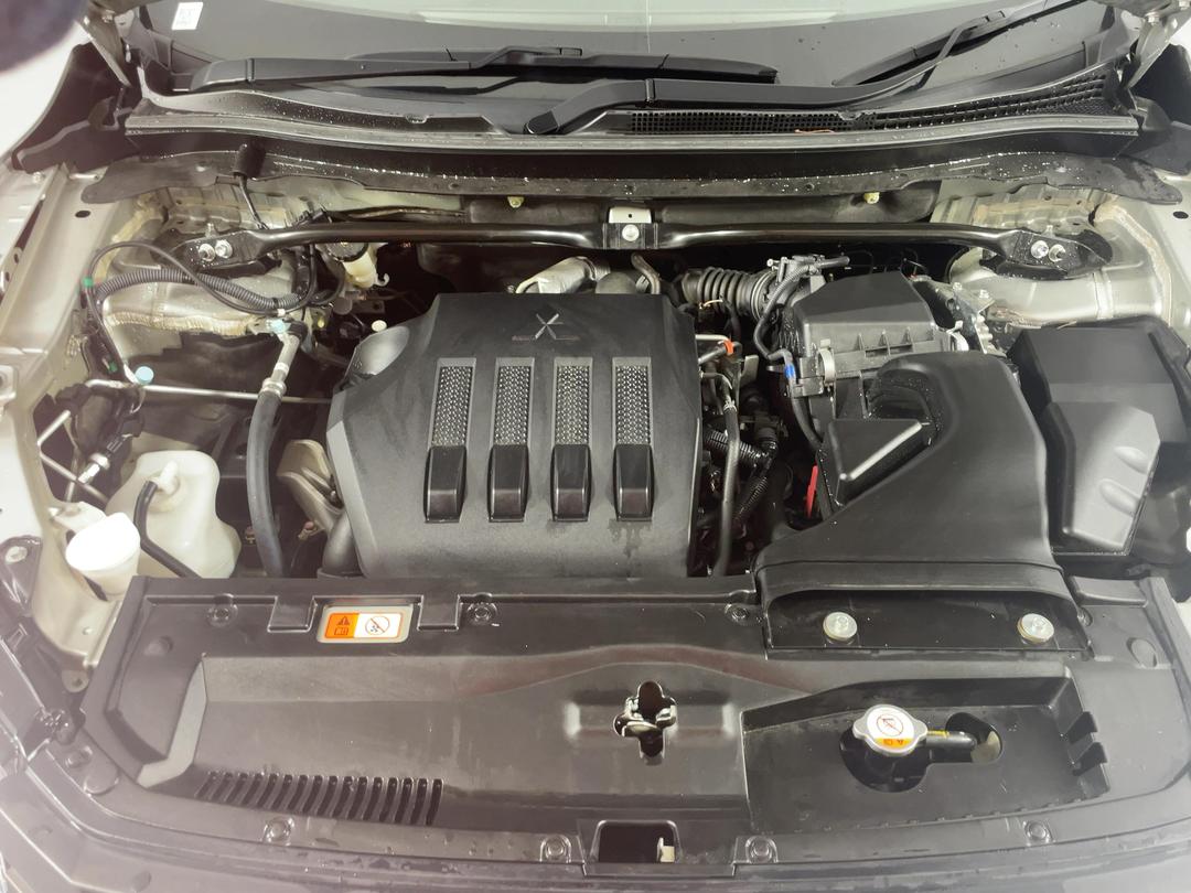 Photo '13' of Mitsubishi Eclipse Cross