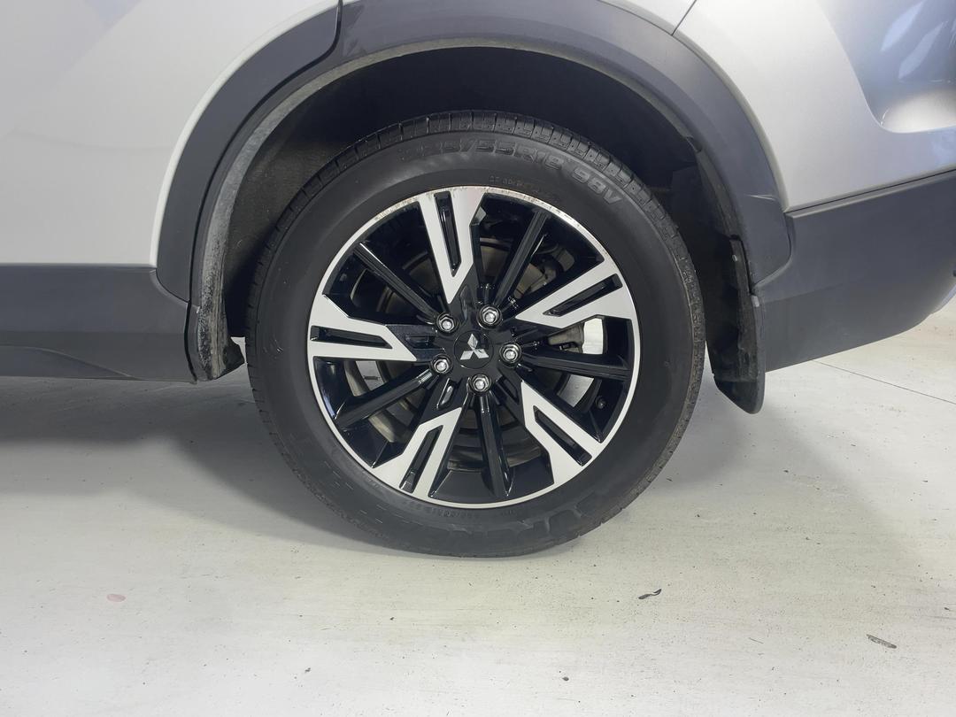 Photo '11' of Mitsubishi Eclipse Cross