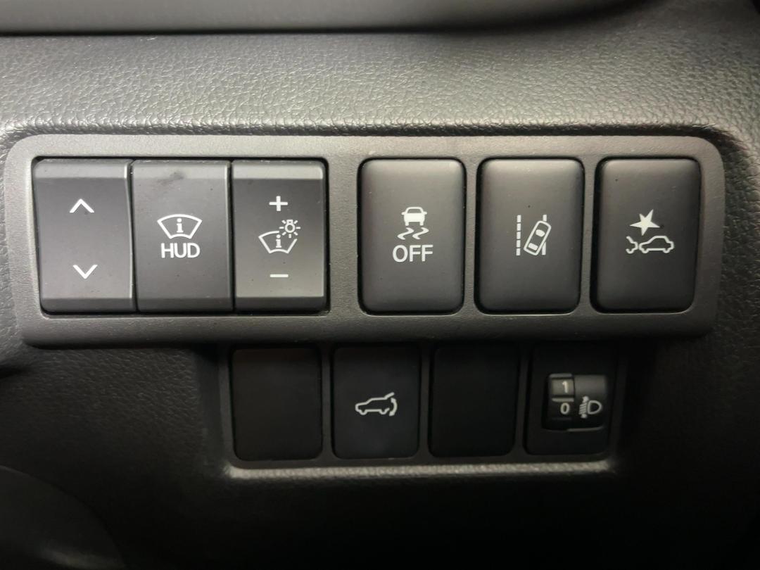Photo '27' of Mitsubishi Eclipse Cross