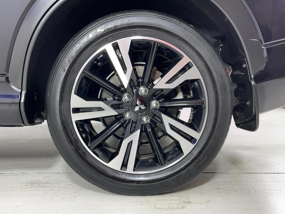 Photo '11' of Mitsubishi Eclipse Cross