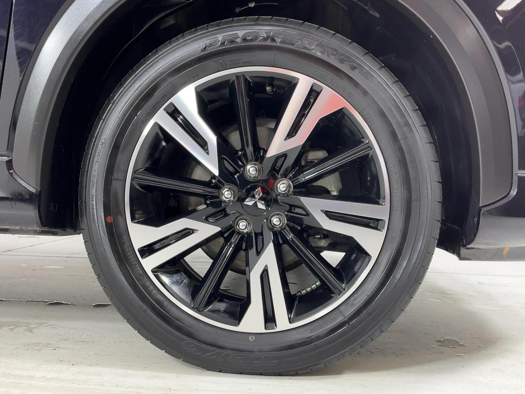 Photo '9' of Mitsubishi Eclipse Cross