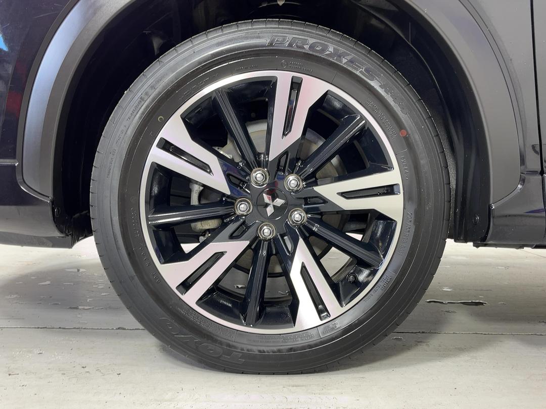 Photo '10' of Mitsubishi Eclipse Cross