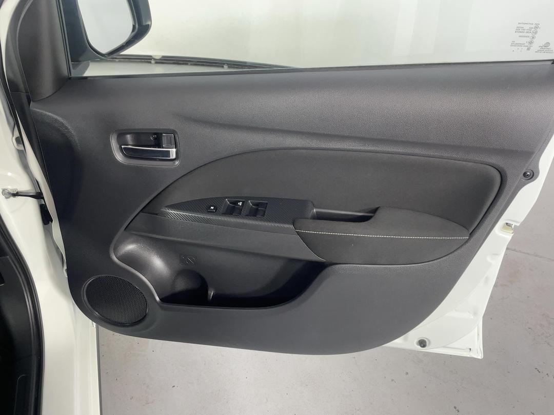 Photo '15' of Mitsubishi Mirage
