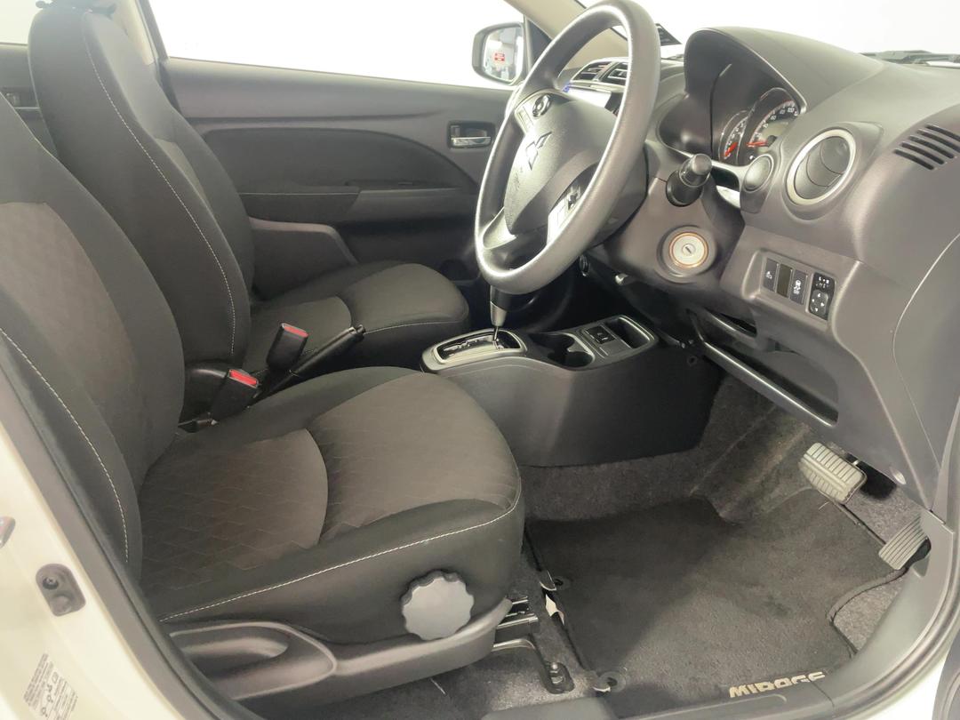 Photo '16' of Mitsubishi Mirage