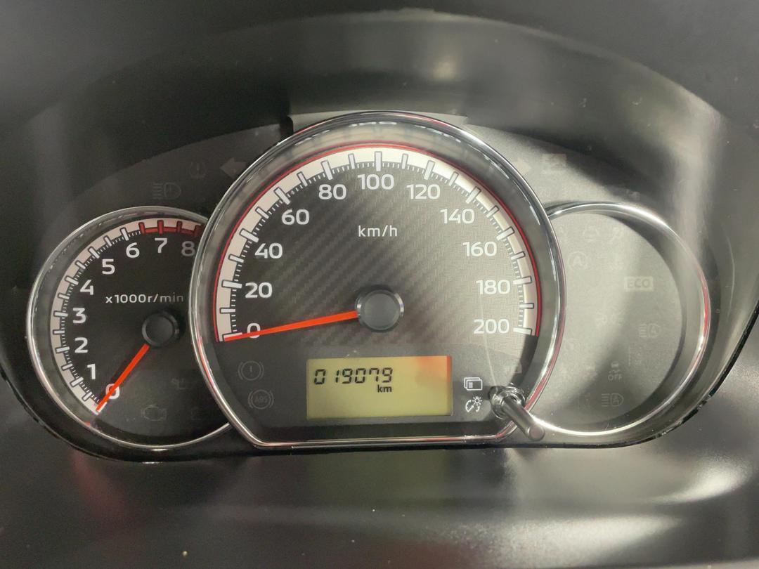 Photo '21' of Mitsubishi Mirage