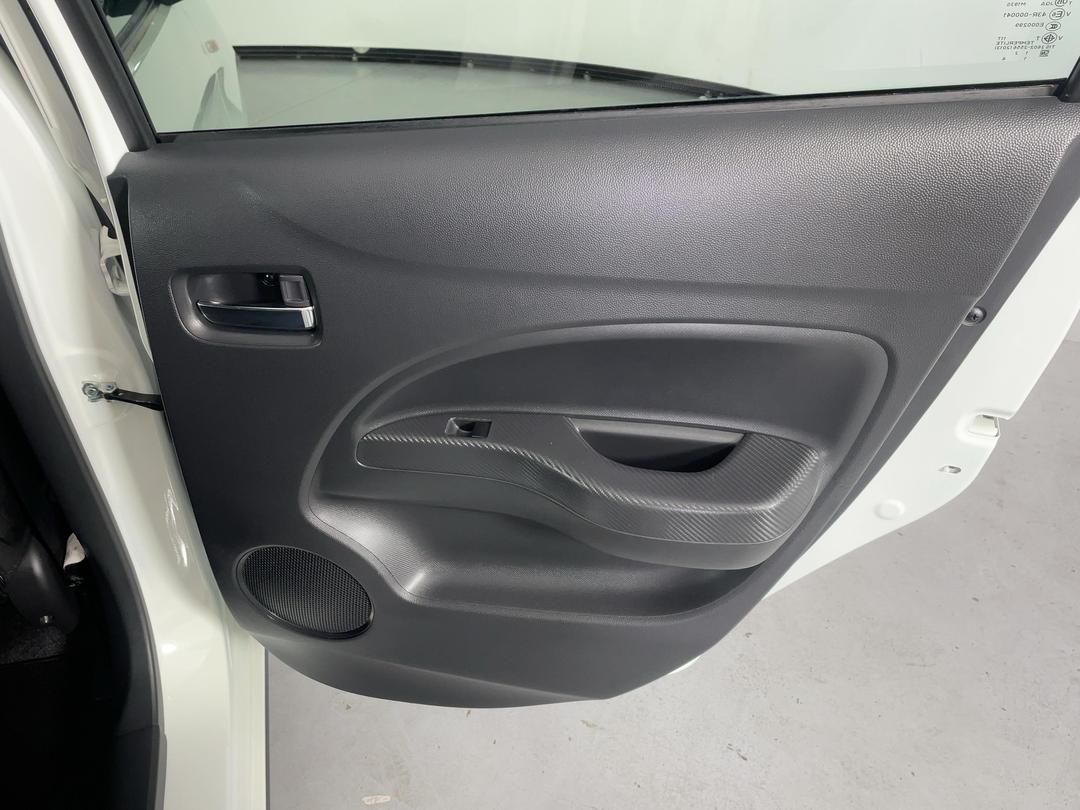 Photo '19' of Mitsubishi Mirage