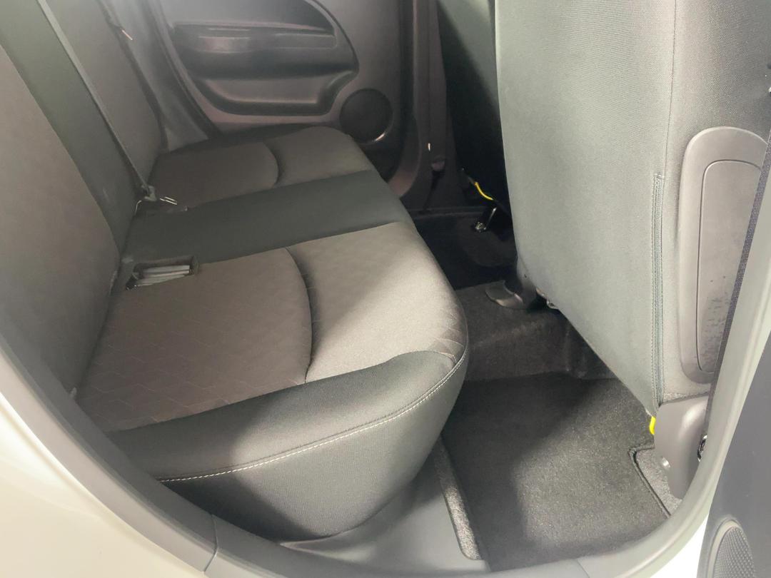 Photo '20' of Mitsubishi Mirage