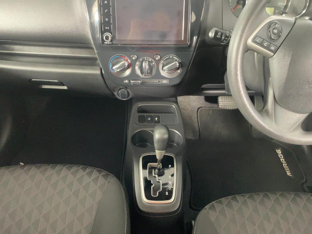 Photo '18' of Mitsubishi Mirage