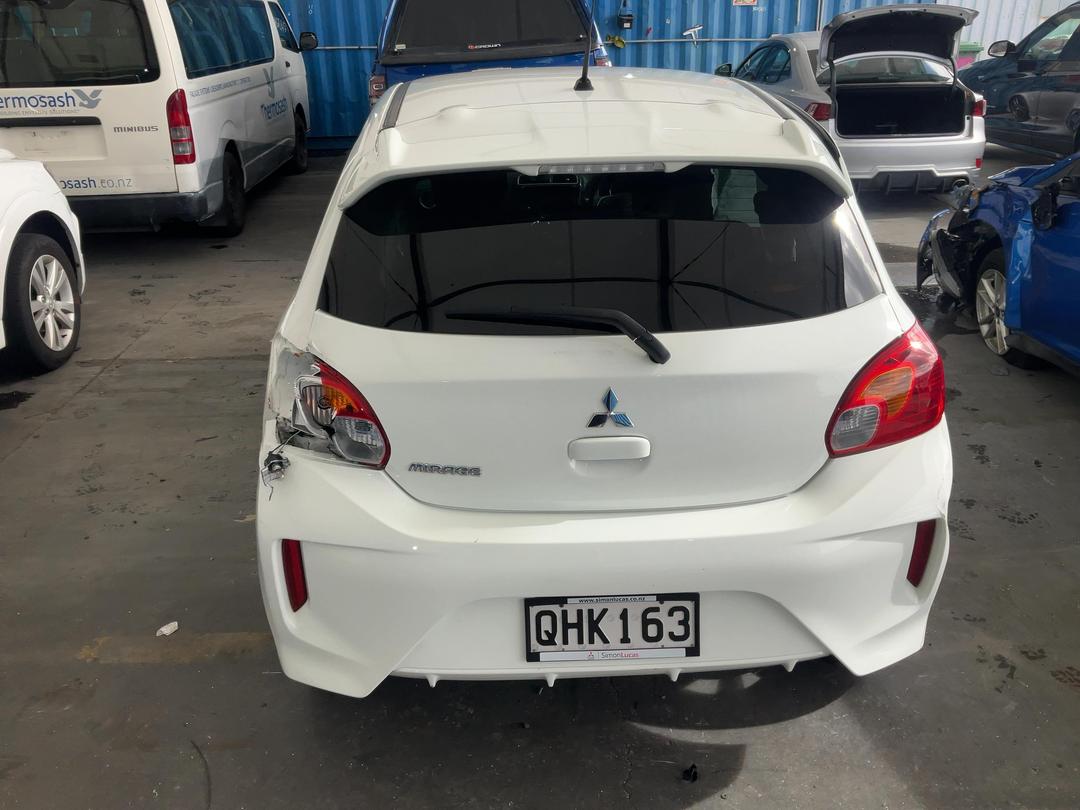 Photo '11' of Mitsubishi Mirage XLS