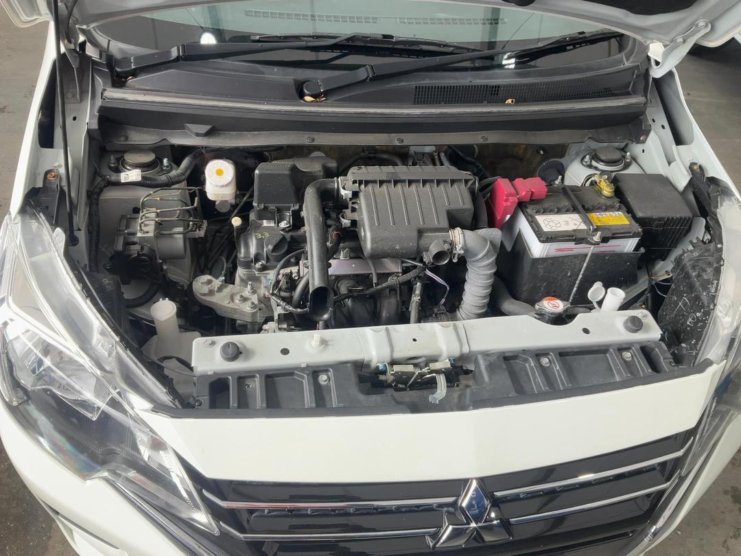 Photo '16' of Mitsubishi Mirage XLS