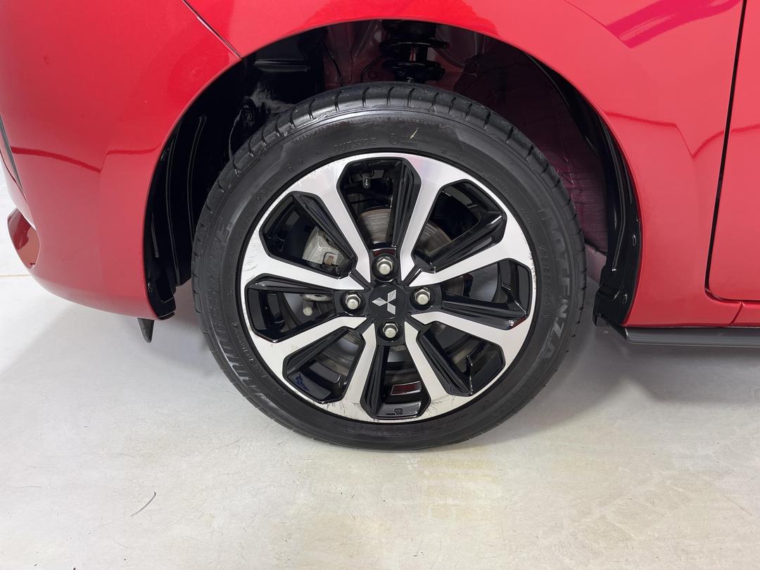 Photo '10' of Mitsubishi Mirage