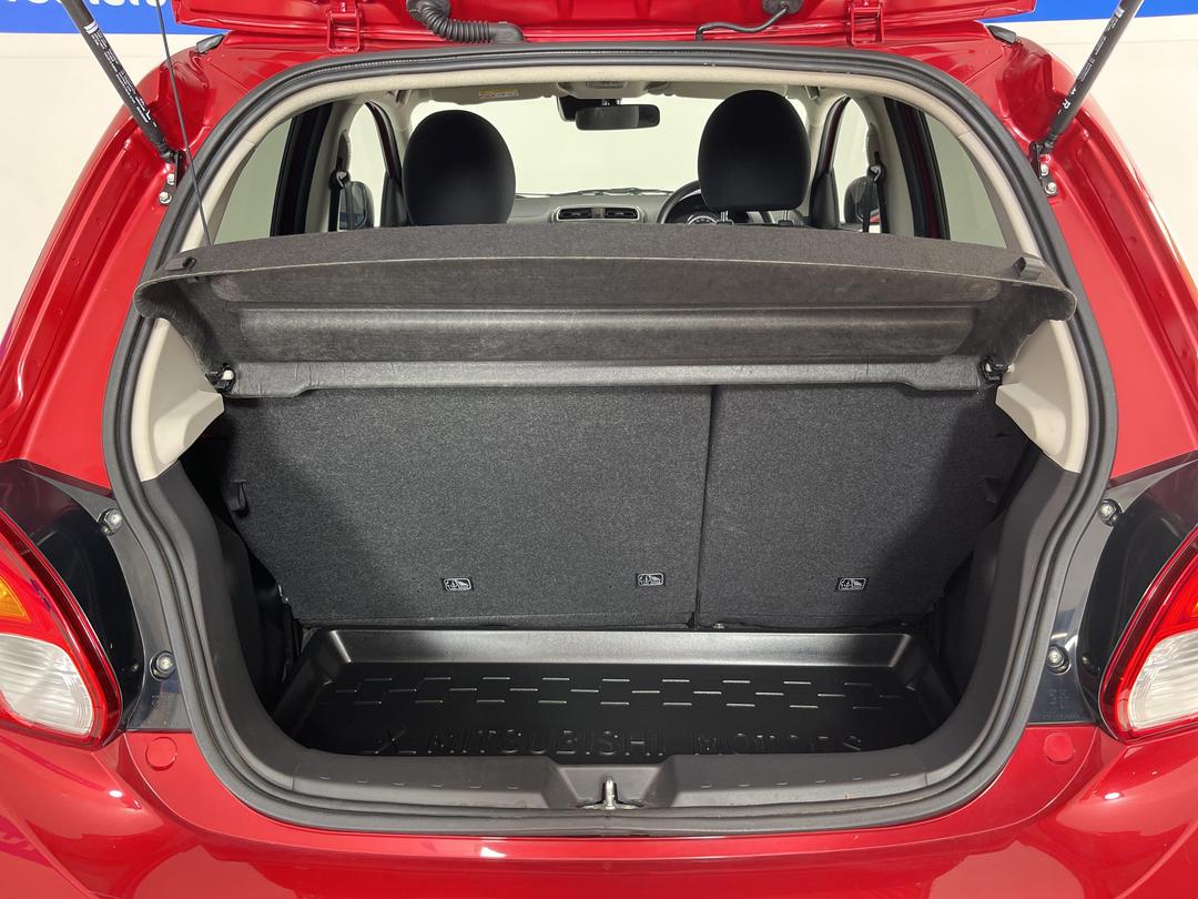 Photo '14' of Mitsubishi Mirage