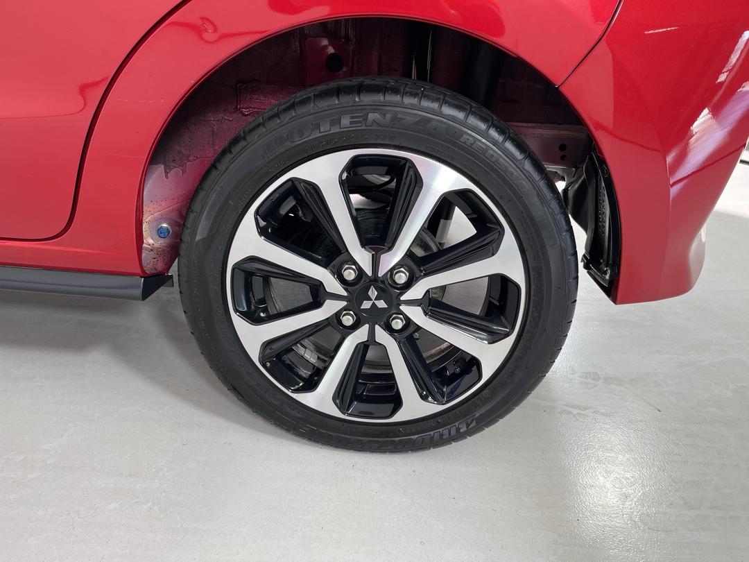 Photo '11' of Mitsubishi Mirage