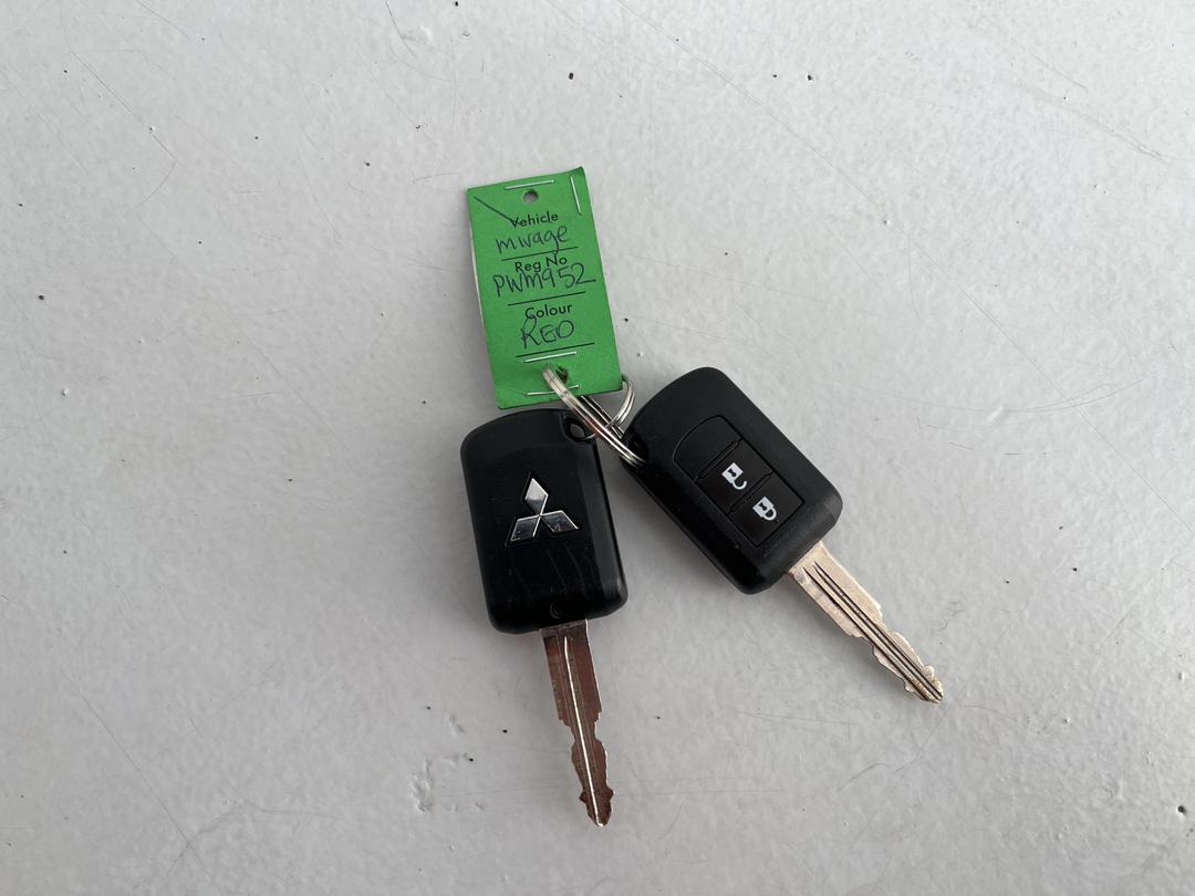 Photo '22' of Mitsubishi Mirage