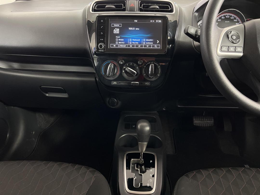 Photo '18' of Mitsubishi Mirage