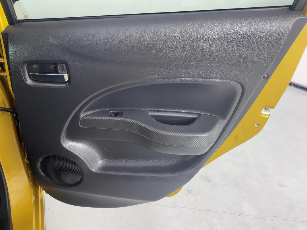 Photo '19' of Mitsubishi Mirage