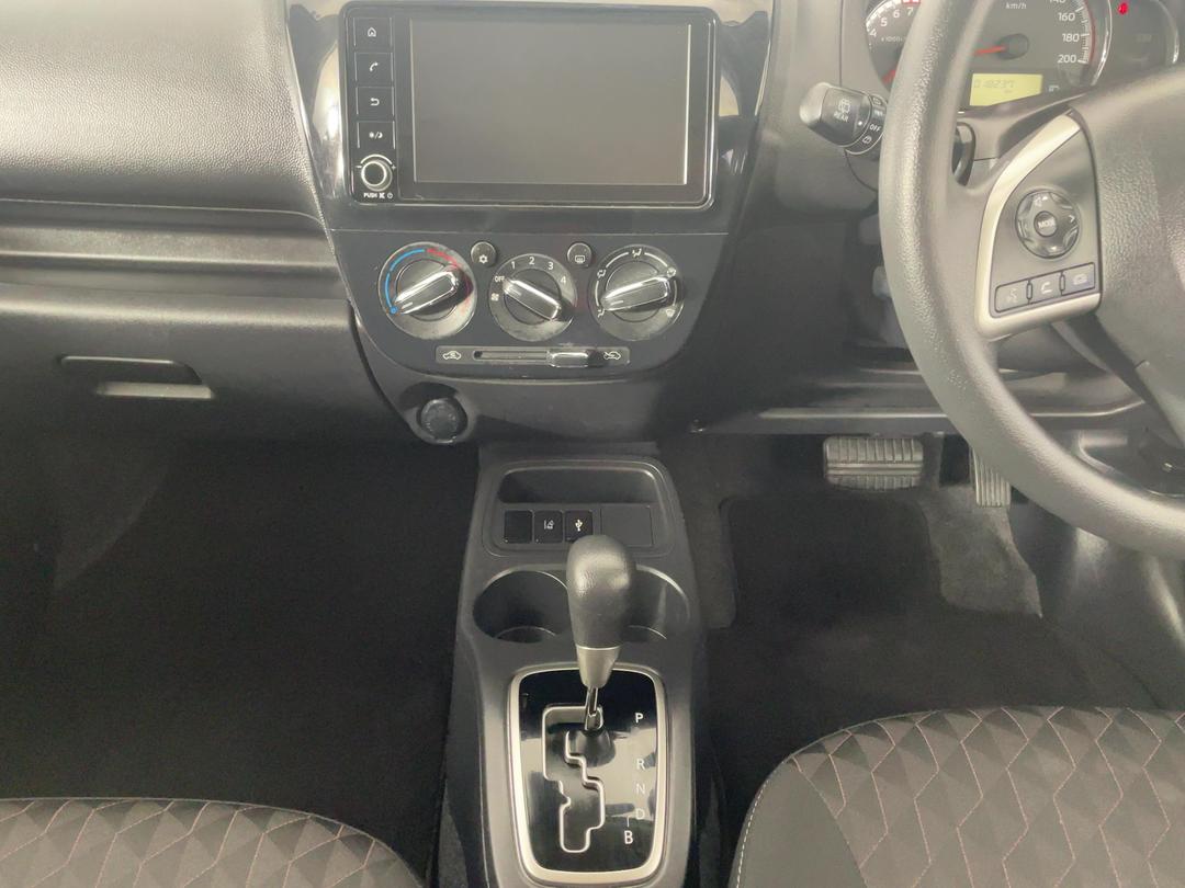 Photo '18' of Mitsubishi Mirage