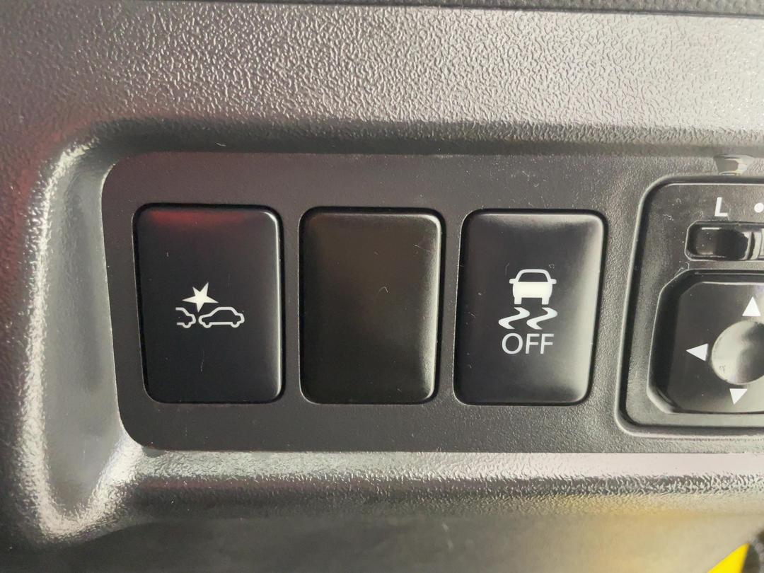 Photo '23' of Mitsubishi Mirage