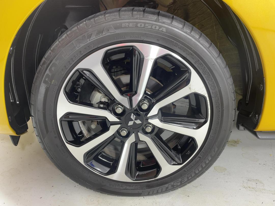 Photo '10' of Mitsubishi Mirage