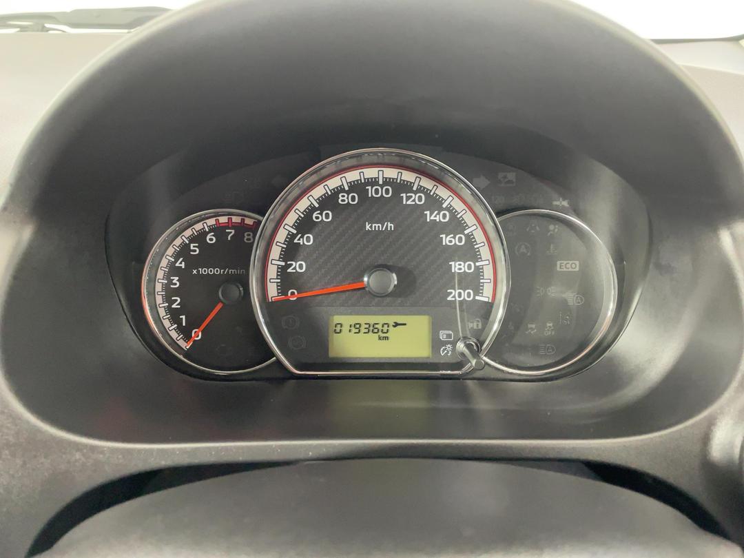 Photo '21' of Mitsubishi Mirage