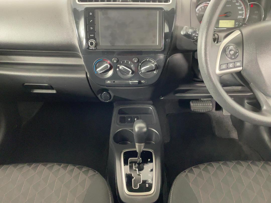 Photo '18' of Mitsubishi Mirage