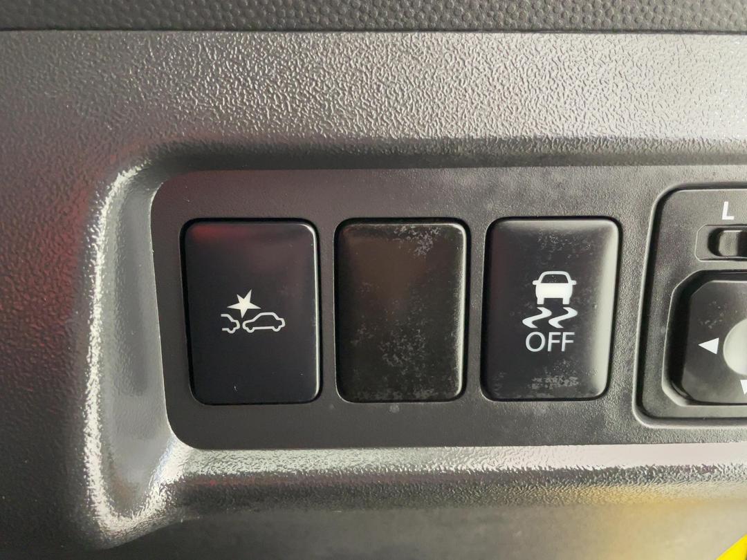 Photo '23' of Mitsubishi Mirage