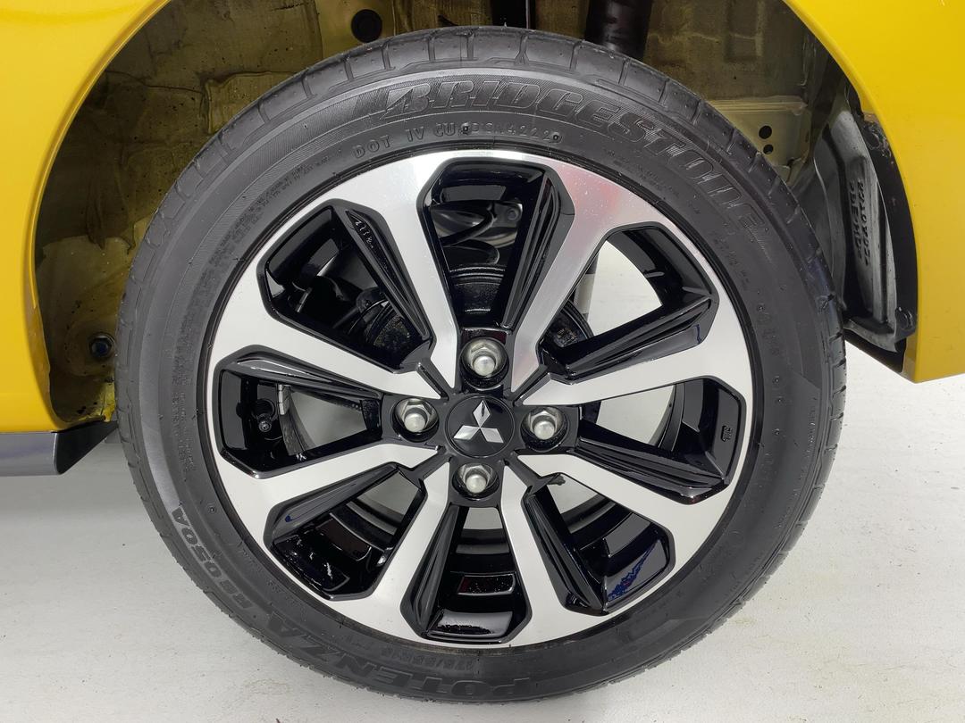 Photo '11' of Mitsubishi Mirage