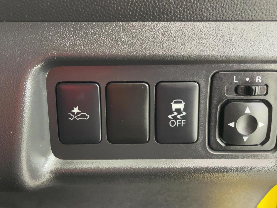 Photo '23' of Mitsubishi Mirage