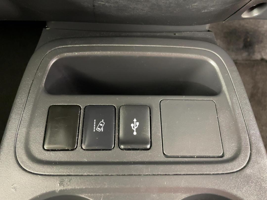 Photo '26' of Mitsubishi Mirage