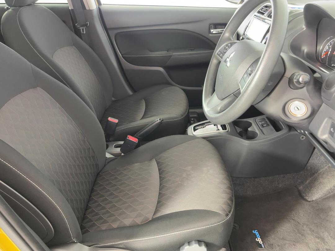 Photo '16' of Mitsubishi Mirage