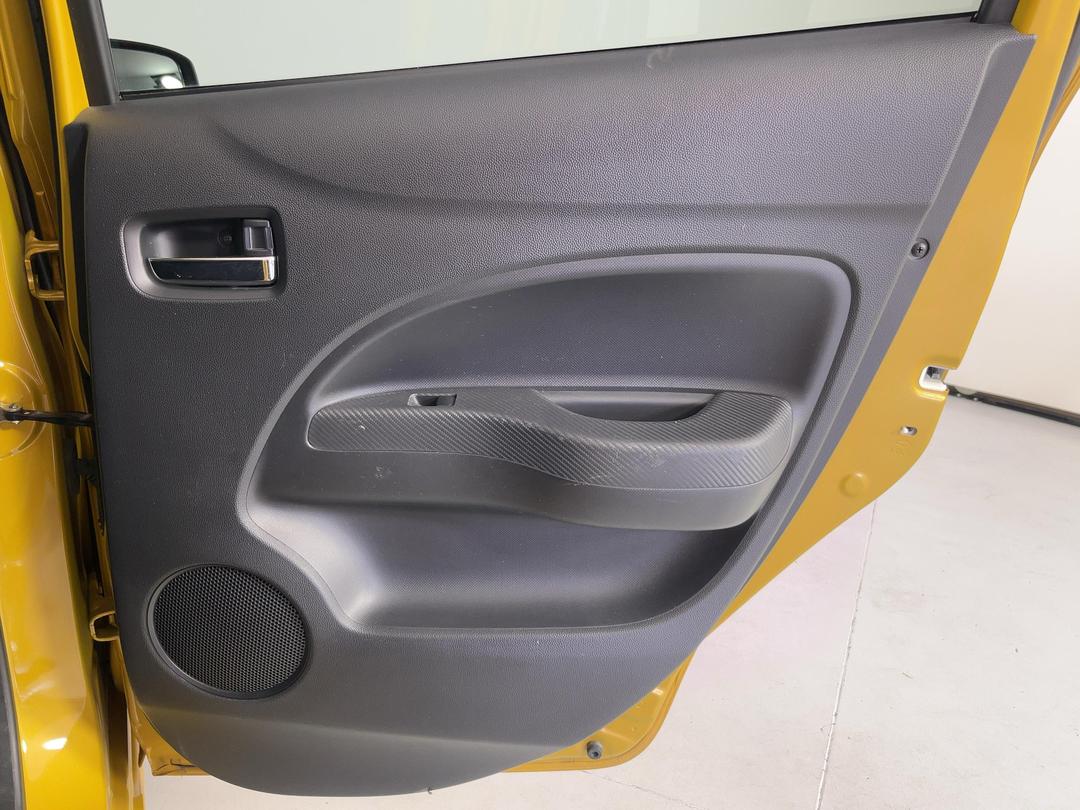 Photo '19' of Mitsubishi Mirage