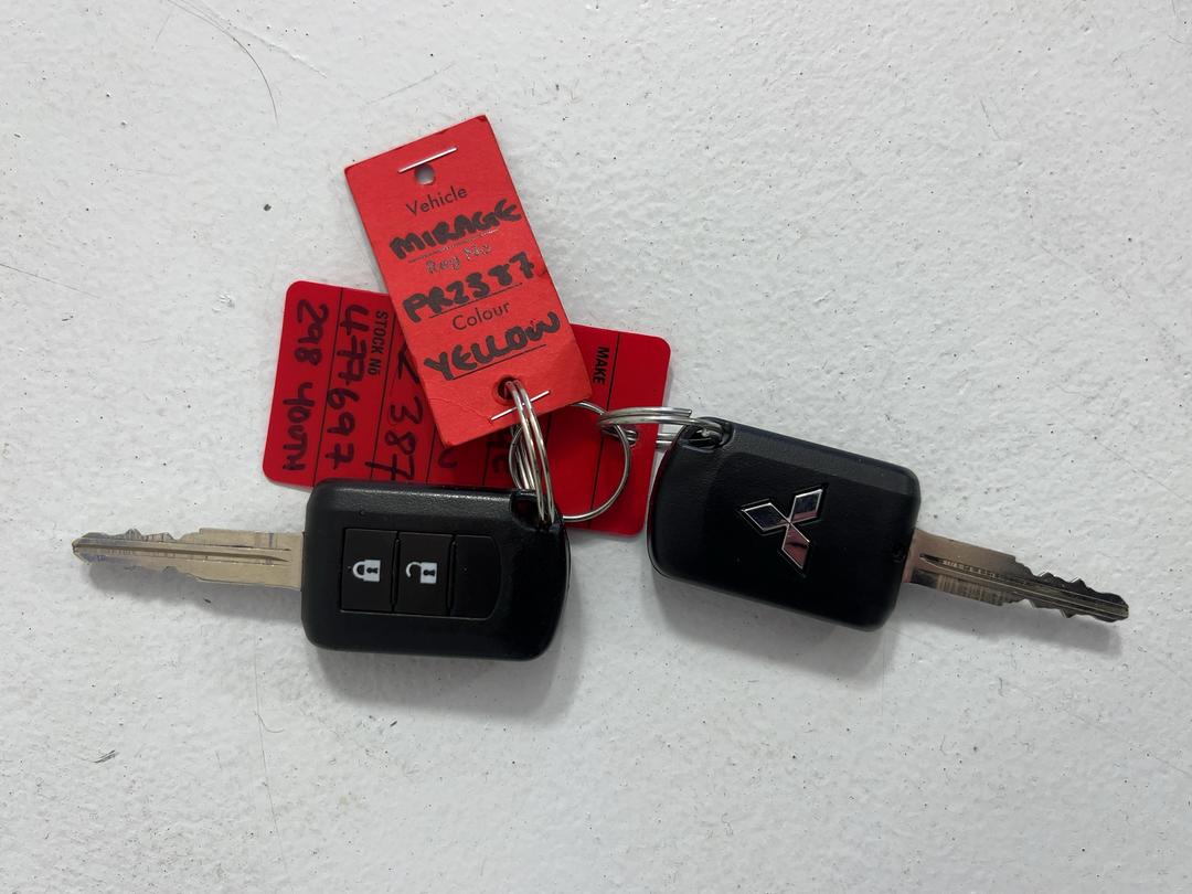 Photo '22' of Mitsubishi Mirage