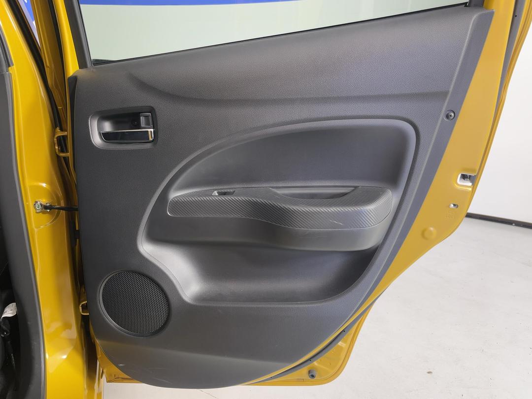Photo '19' of Mitsubishi Mirage